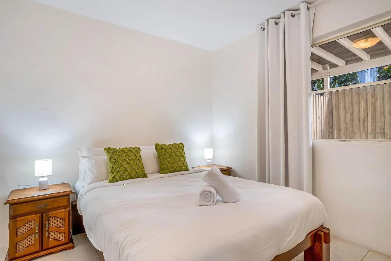 Fuller Holidays - The Rock Belongil Beach Byron Bay