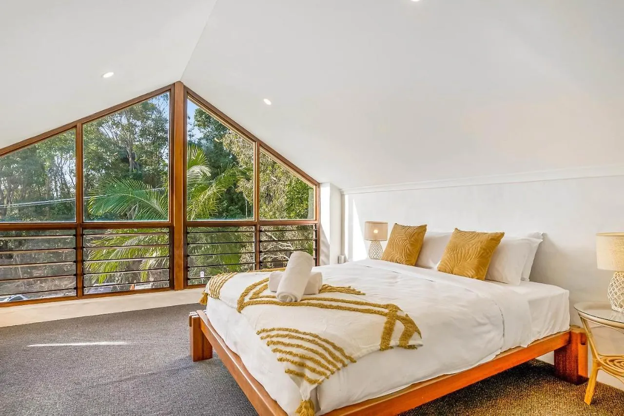 Holiday home Fuller Holidays - The Rock Belongil Beach Byron Bay Australia